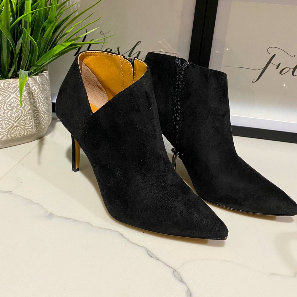 Jessica Simpson Black Suede Booties Sz 8